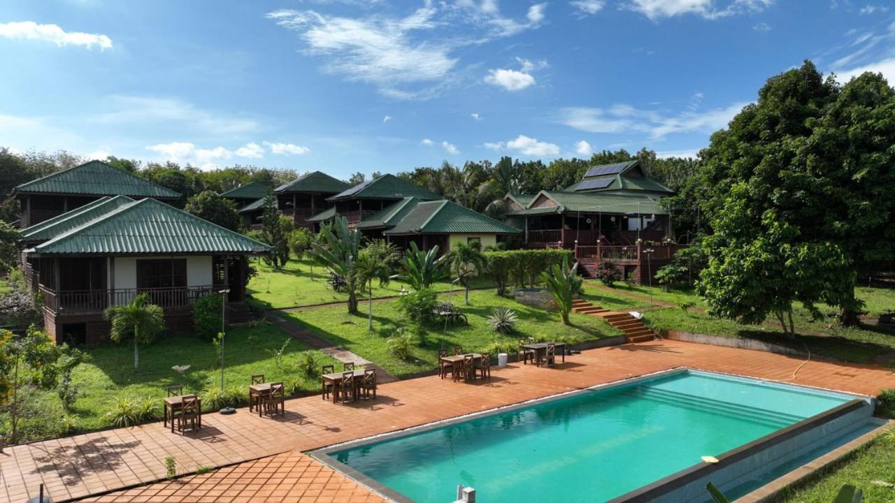 Ratanakiri Paradise Hotel & Restaurant Banlung Экстерьер фото